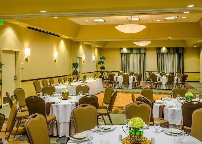 Hotel Hilton Garden North Happy Valley 3*