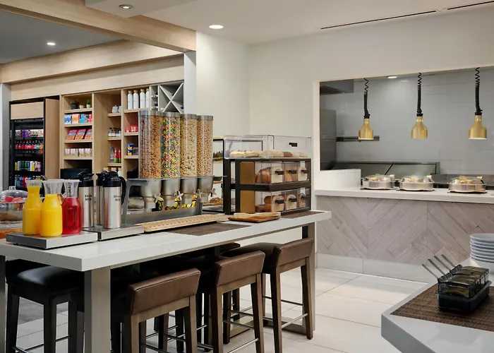 Hilton Garden North Happy Valley Hotel 3*